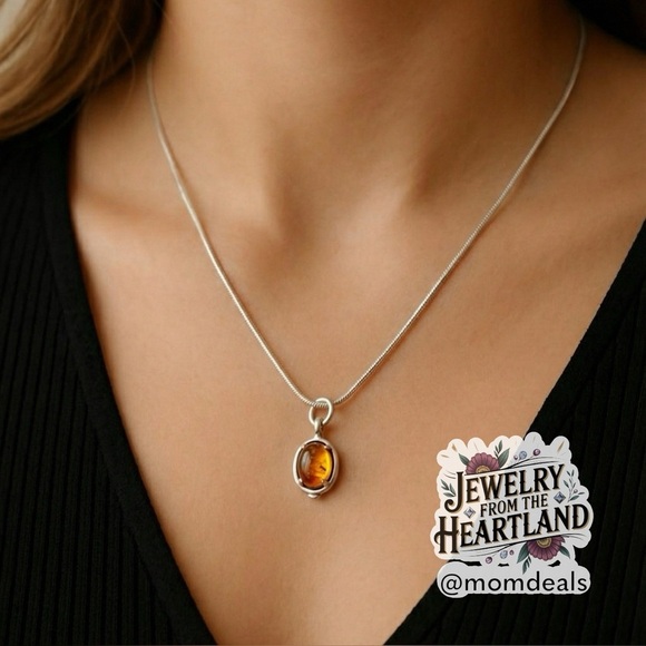 JFH Jewelry - Vintage Natural Solitaire Baltic Amber Necklace 925 Sterling Silver Indonesia